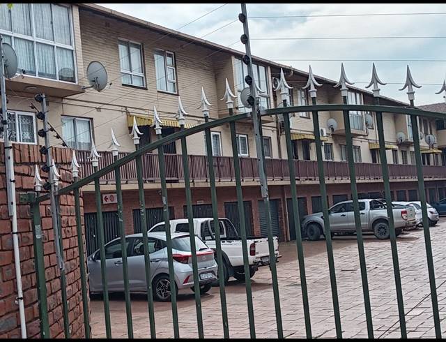 3 BEDROOM DUPLEX FOR SALE IN MONTCLAIR